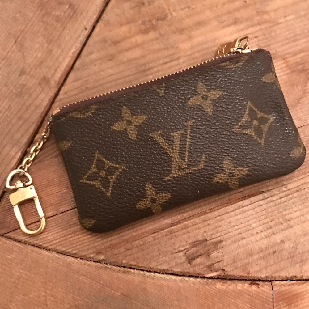 Authentic louis Vuitton Key Cles